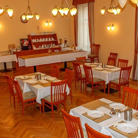Pannon Hotel Bejelentkezes 20 Oraig, Check-In Until 20 O'Clock, Einchecken Bis 20 Uhr Mohács Dış mekan fotoğraf