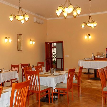 Pannon Hotel Bejelentkezes 20 Oraig, Check-In Until 20 O'Clock, Einchecken Bis 20 Uhr Mohács Dış mekan fotoğraf