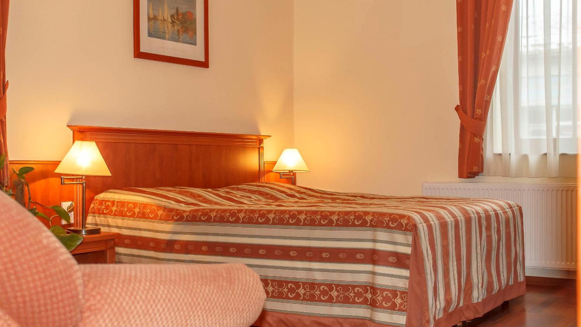 Pannon Hotel Bejelentkezes 20 Oraig, Check-In Until 20 O'Clock, Einchecken Bis 20 Uhr Mohács Dış mekan fotoğraf