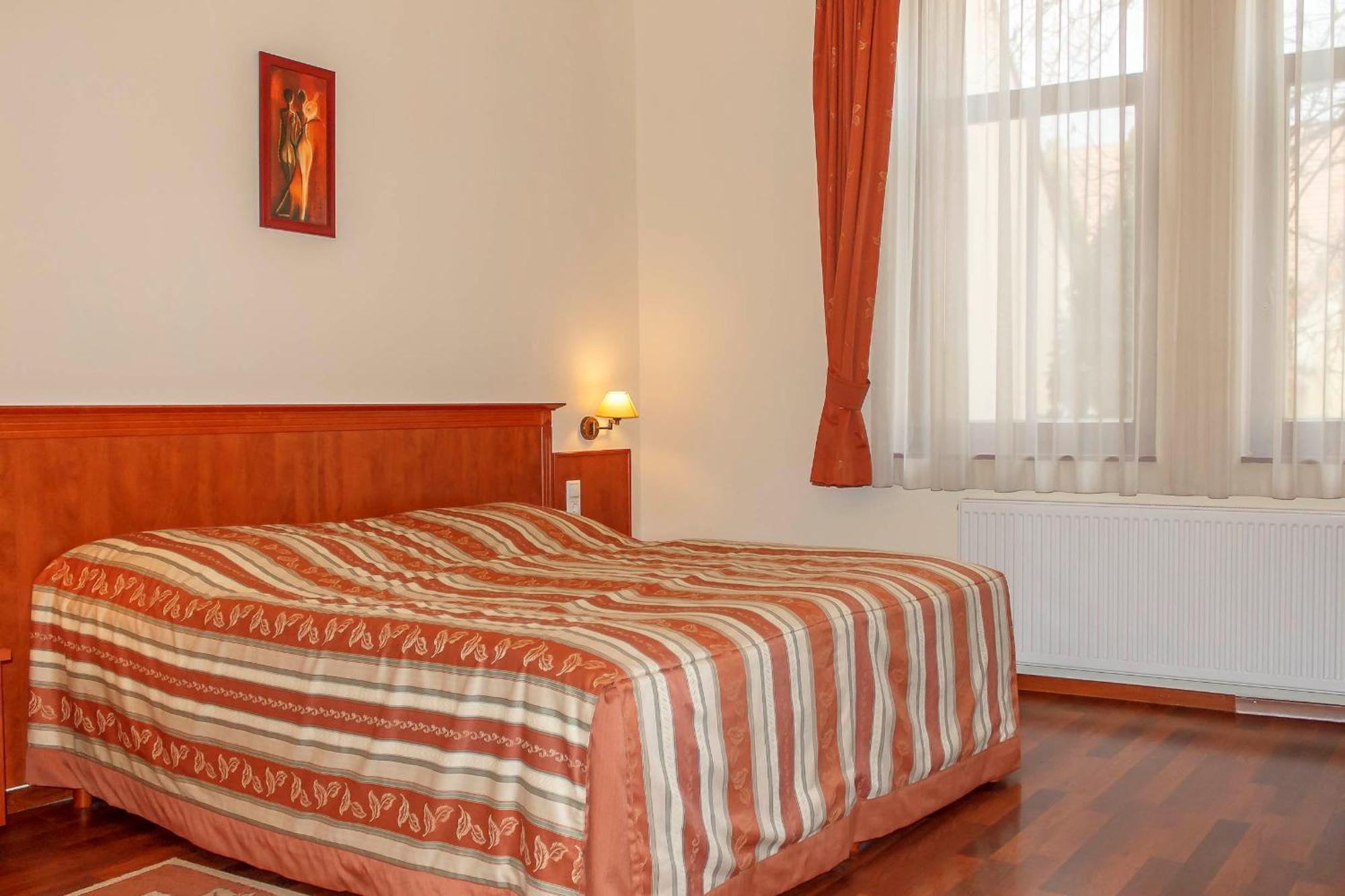 Pannon Hotel Bejelentkezes 20 Oraig, Check-In Until 20 O'Clock, Einchecken Bis 20 Uhr Mohács Dış mekan fotoğraf