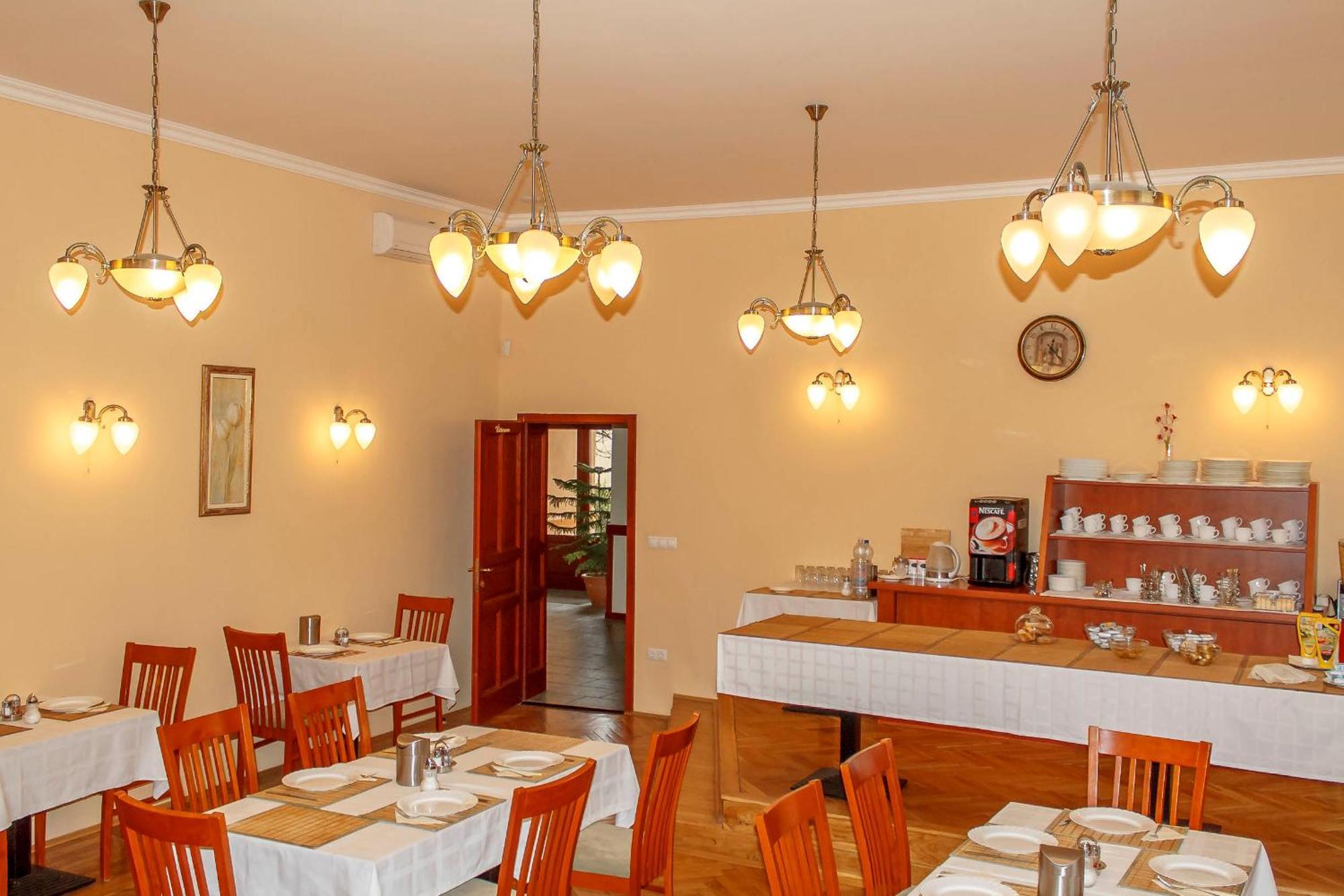 Pannon Hotel Bejelentkezes 20 Oraig, Check-In Until 20 O'Clock, Einchecken Bis 20 Uhr Mohács Dış mekan fotoğraf