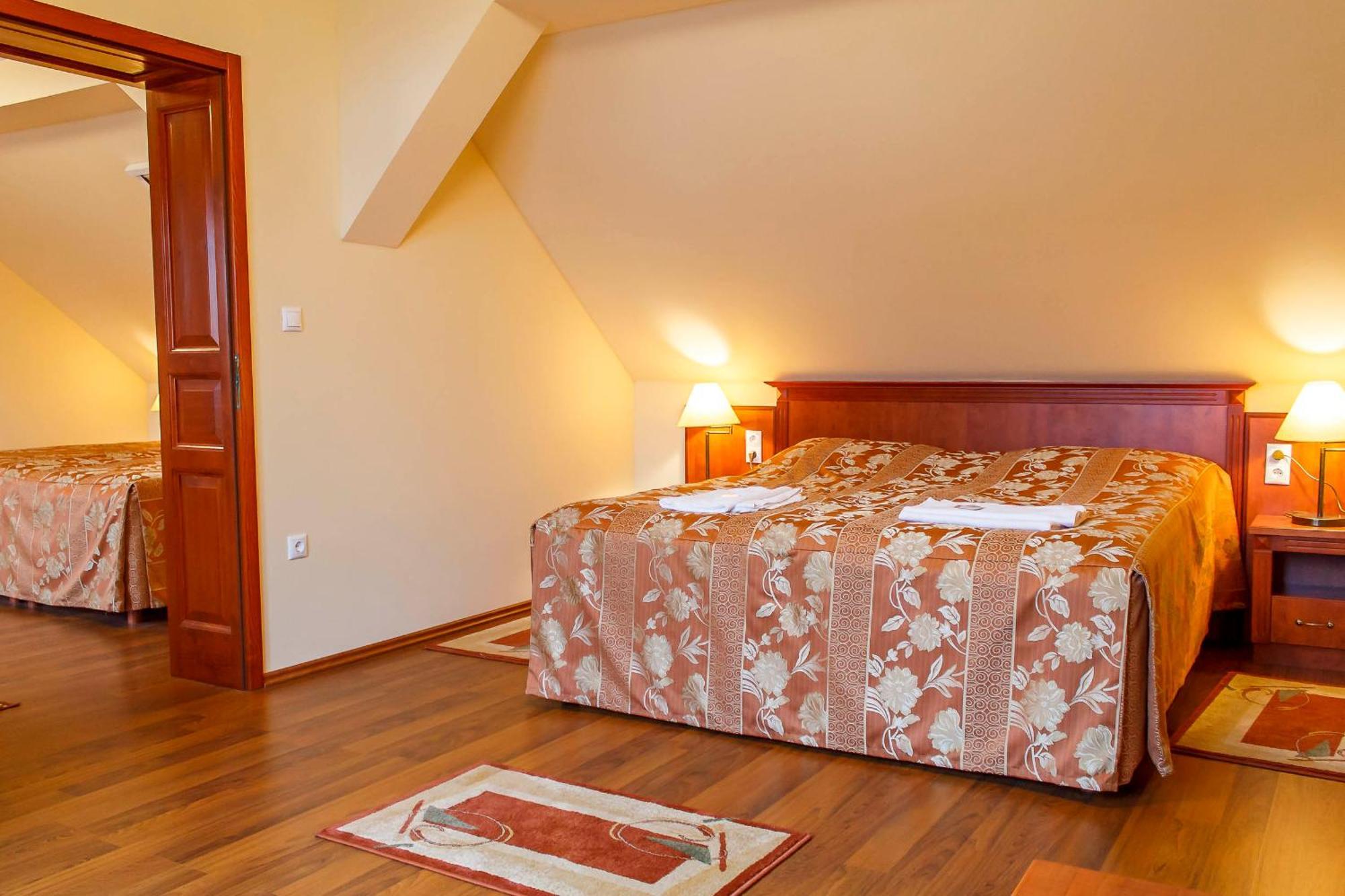 Pannon Hotel Bejelentkezes 20 Oraig, Check-In Until 20 O'Clock, Einchecken Bis 20 Uhr Mohács Dış mekan fotoğraf