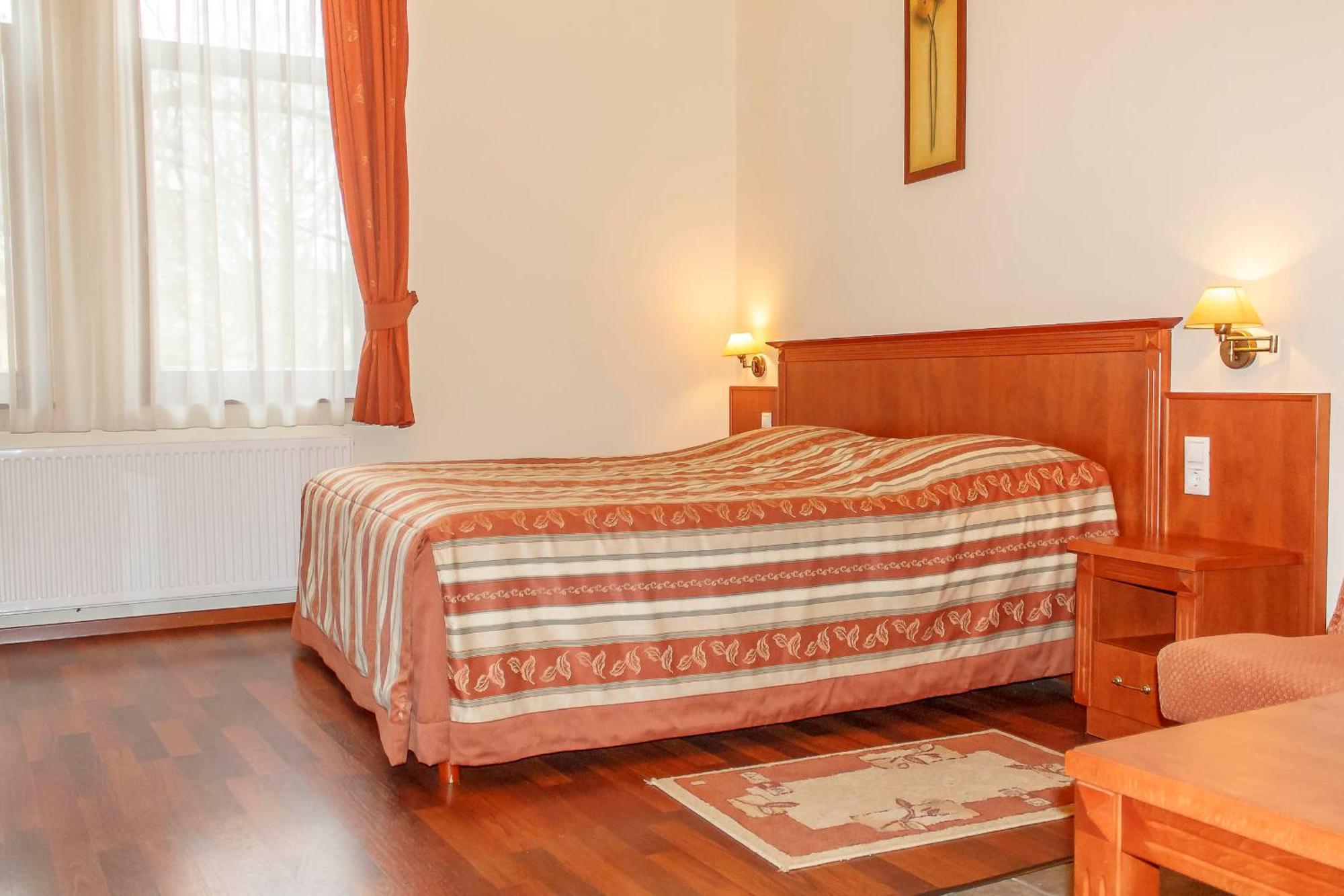 Pannon Hotel Bejelentkezes 20 Oraig, Check-In Until 20 O'Clock, Einchecken Bis 20 Uhr Mohács Dış mekan fotoğraf