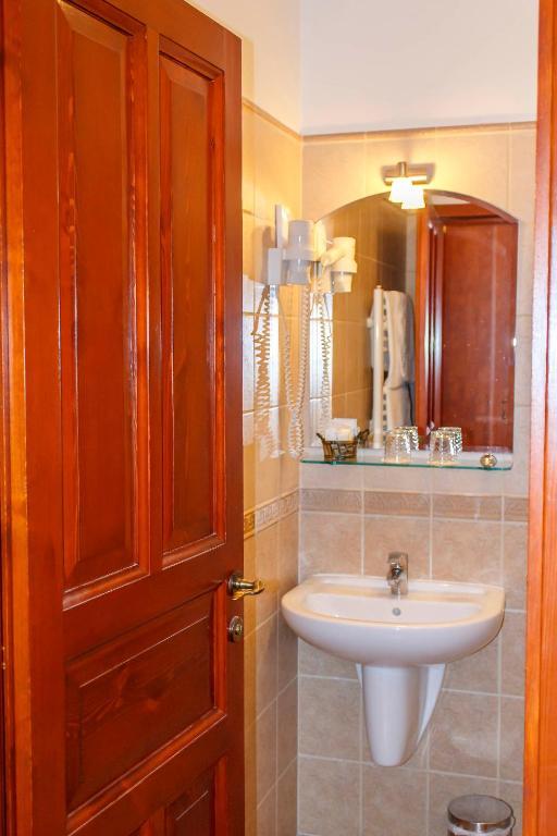 Pannon Hotel Bejelentkezes 20 Oraig, Check-In Until 20 O'Clock, Einchecken Bis 20 Uhr Mohács Dış mekan fotoğraf