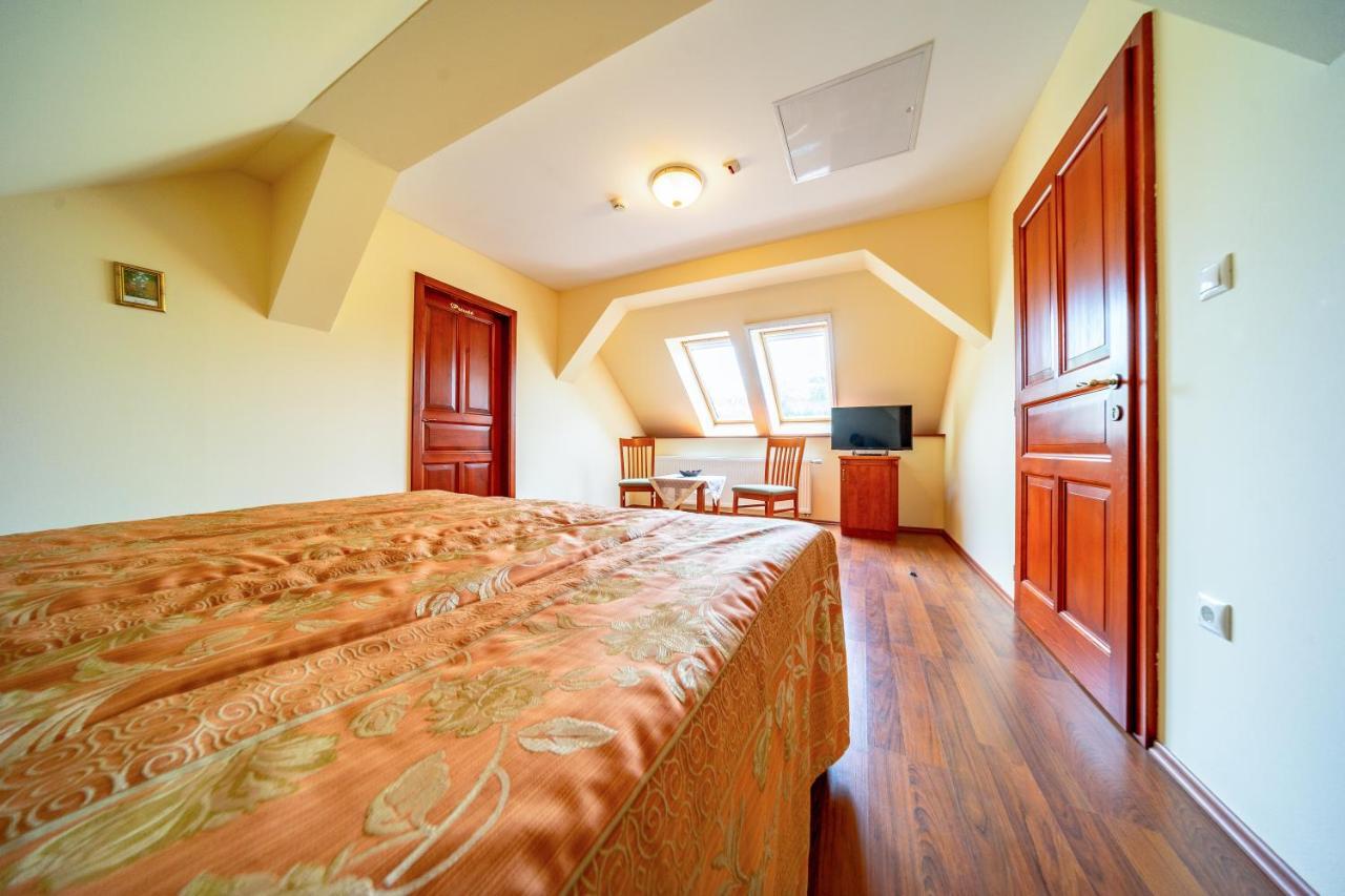 Pannon Hotel Bejelentkezes 20 Oraig, Check-In Until 20 O'Clock, Einchecken Bis 20 Uhr Mohács Dış mekan fotoğraf