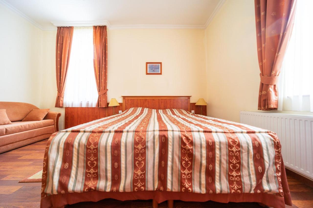 Pannon Hotel Bejelentkezes 20 Oraig, Check-In Until 20 O'Clock, Einchecken Bis 20 Uhr Mohács Dış mekan fotoğraf