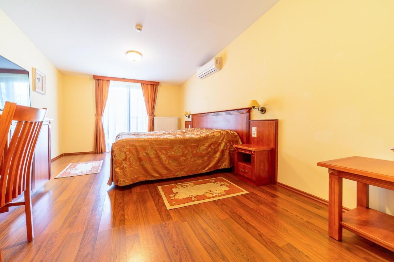 Pannon Hotel Bejelentkezes 20 Oraig, Check-In Until 20 O'Clock, Einchecken Bis 20 Uhr Mohács Dış mekan fotoğraf