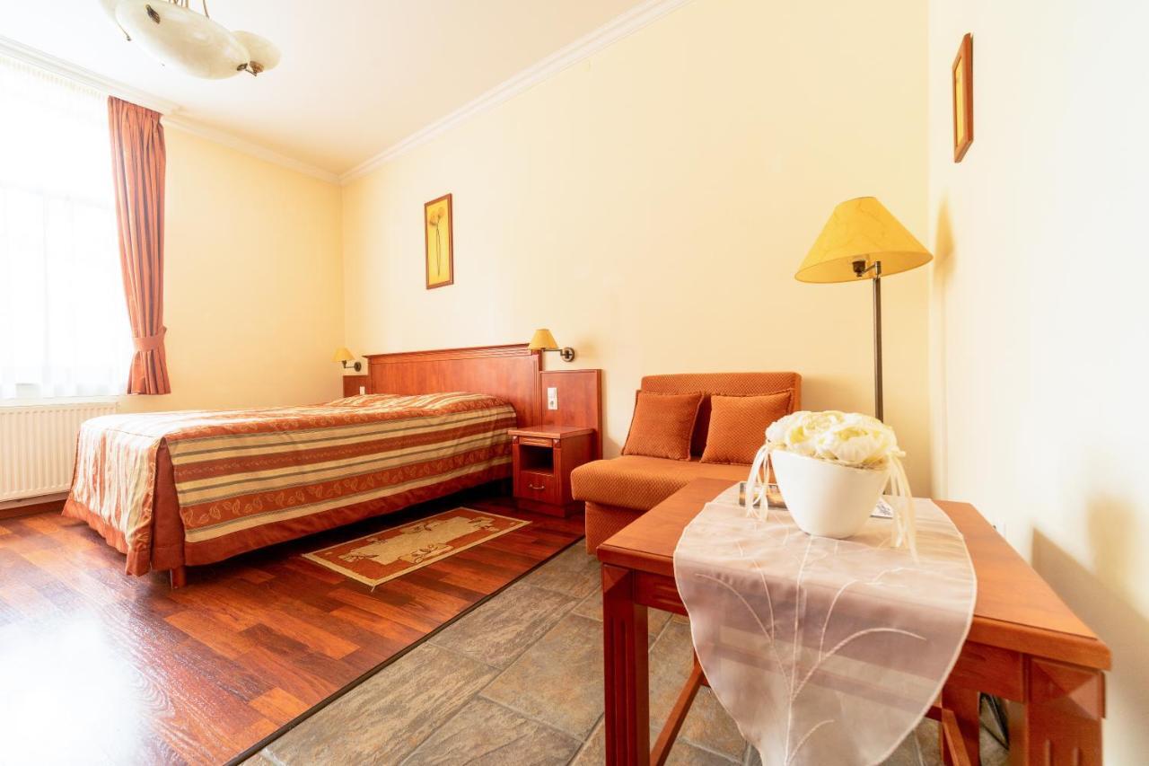 Pannon Hotel Bejelentkezes 20 Oraig, Check-In Until 20 O'Clock, Einchecken Bis 20 Uhr Mohács Dış mekan fotoğraf