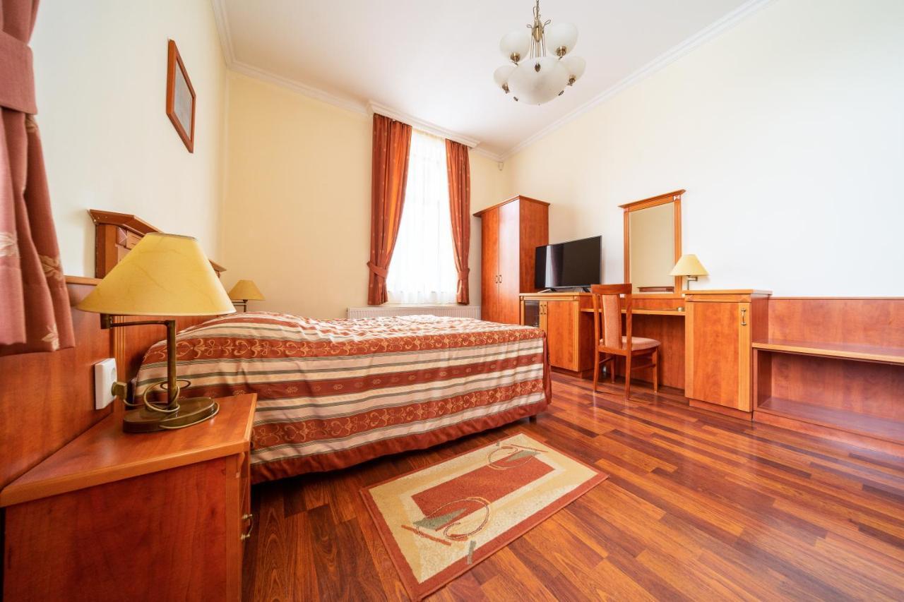 Pannon Hotel Bejelentkezes 20 Oraig, Check-In Until 20 O'Clock, Einchecken Bis 20 Uhr Mohács Dış mekan fotoğraf