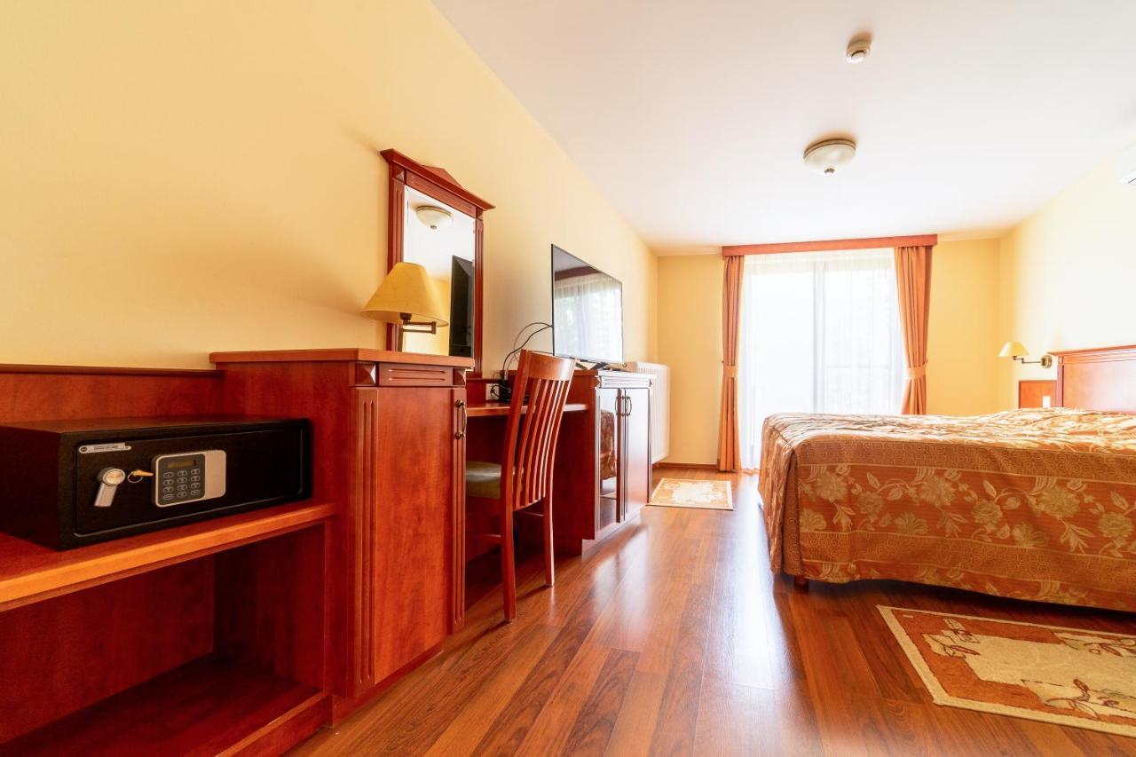 Pannon Hotel Bejelentkezes 20 Oraig, Check-In Until 20 O'Clock, Einchecken Bis 20 Uhr Mohács Dış mekan fotoğraf